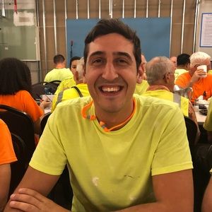 Meet your Posher, Devin